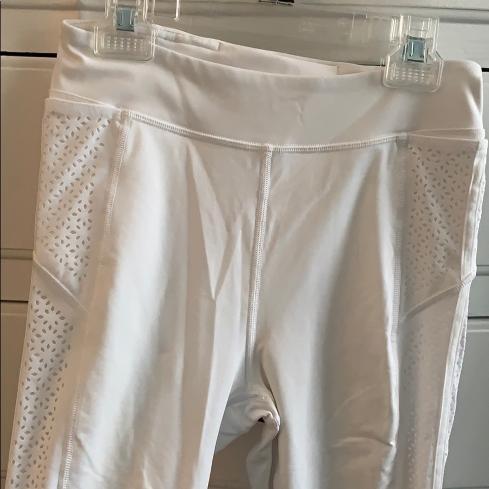 White lululemon legging - Picture 3 of 3